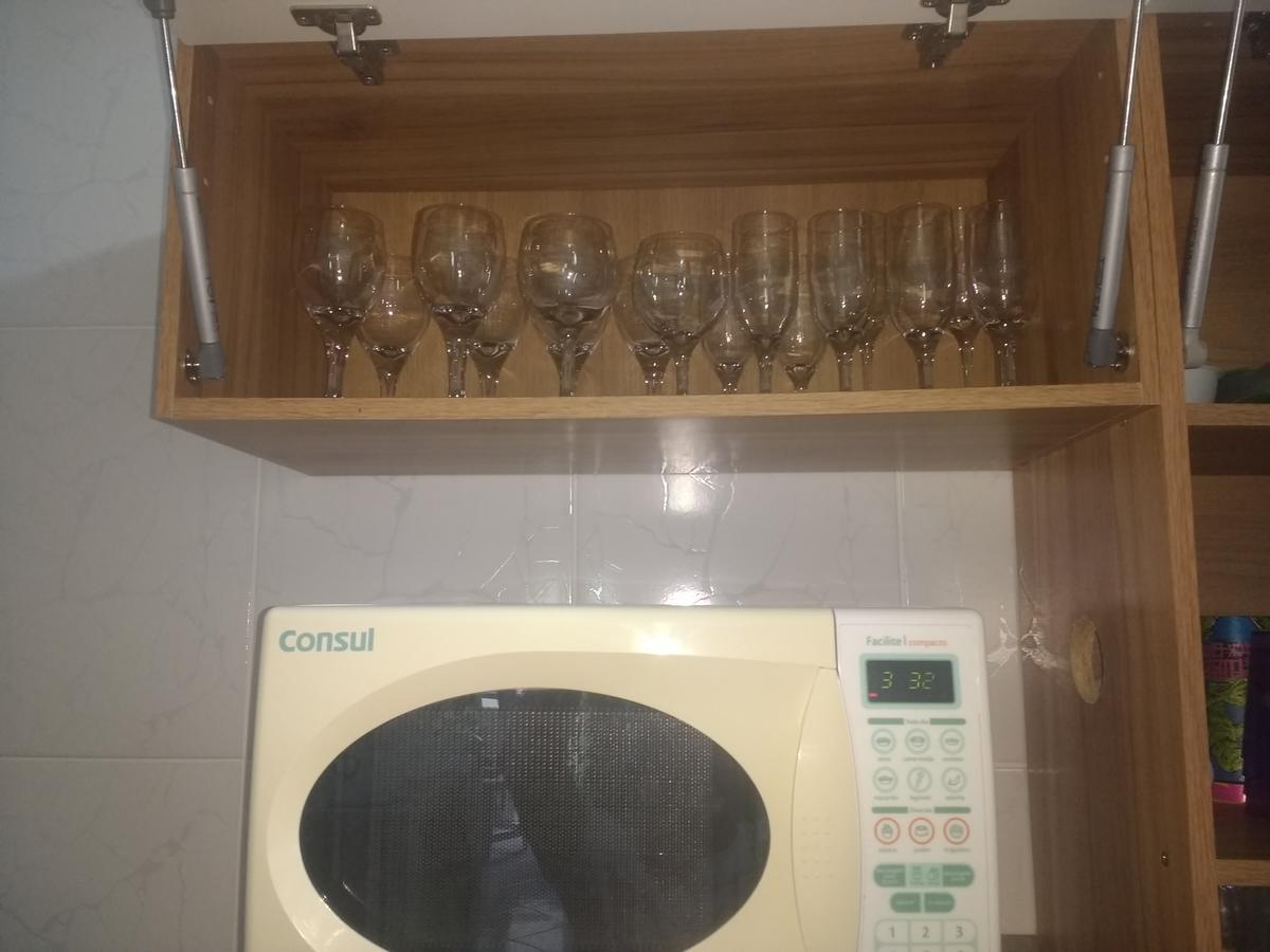 Apto 22e Ar Condicionado E Ventilador, 2 Quartos, Churrasqueira, Elevador E Piscina